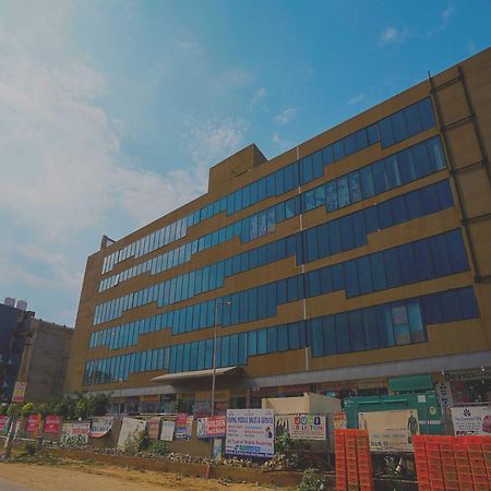 Hotel O H D Hotel Bhiwadi Buitenkant foto